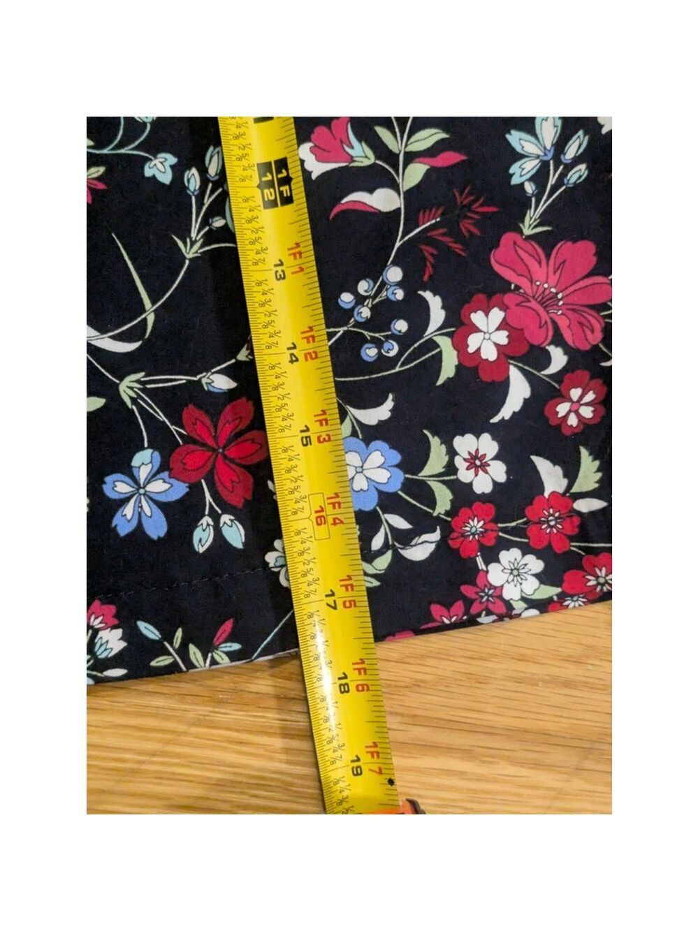 Croft & Barrow Black Floral Skort Mid Rise Size 6 - Picture 11 of 13